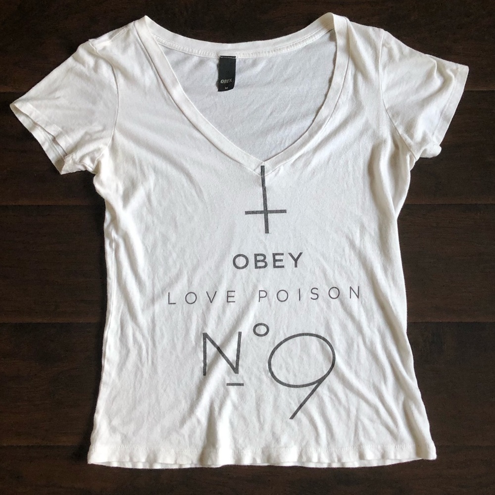Obey Vneck T-shirt